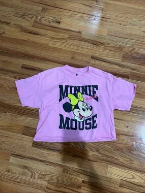 Junk Food Clothing Women’s Cropped Pink Minnie Mouse Graphic Tee